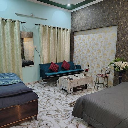 Banarasiya Stay Walking Distance To Banaras Railway Station Varanasi Exterior foto