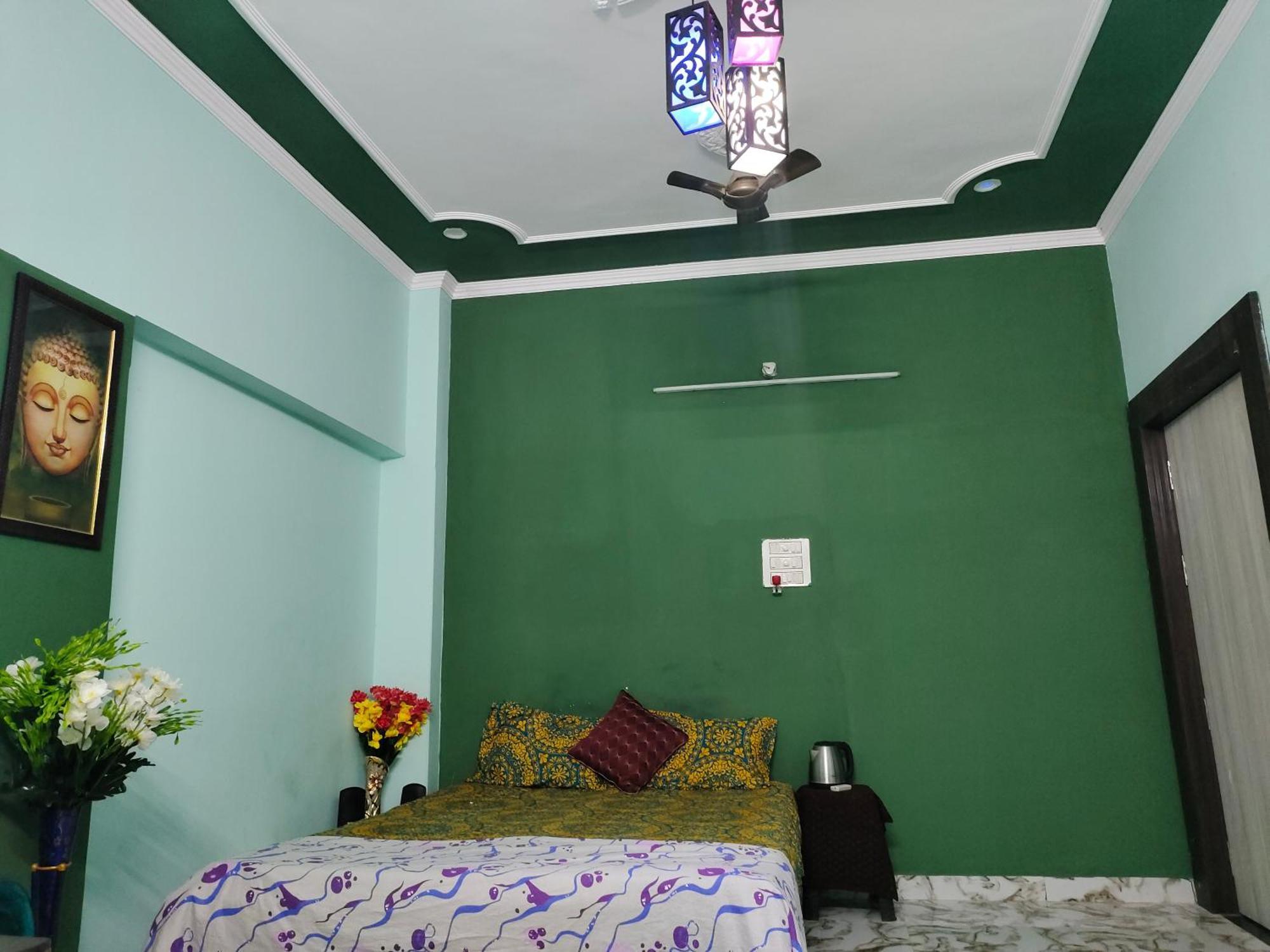 Banarasiya Stay Walking Distance To Banaras Railway Station Varanasi Habitación foto