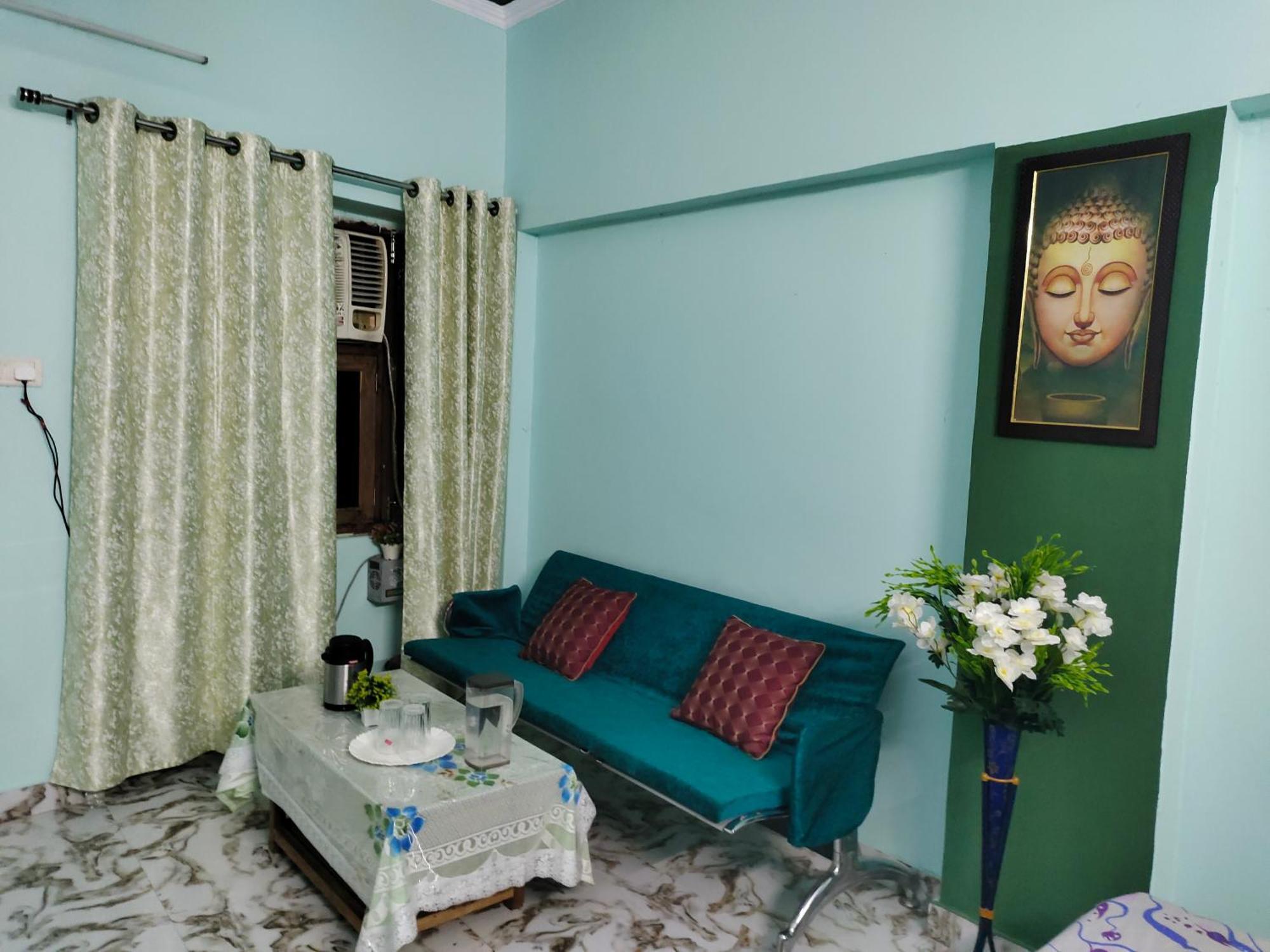 Banarasiya Stay Walking Distance To Banaras Railway Station Varanasi Habitación foto