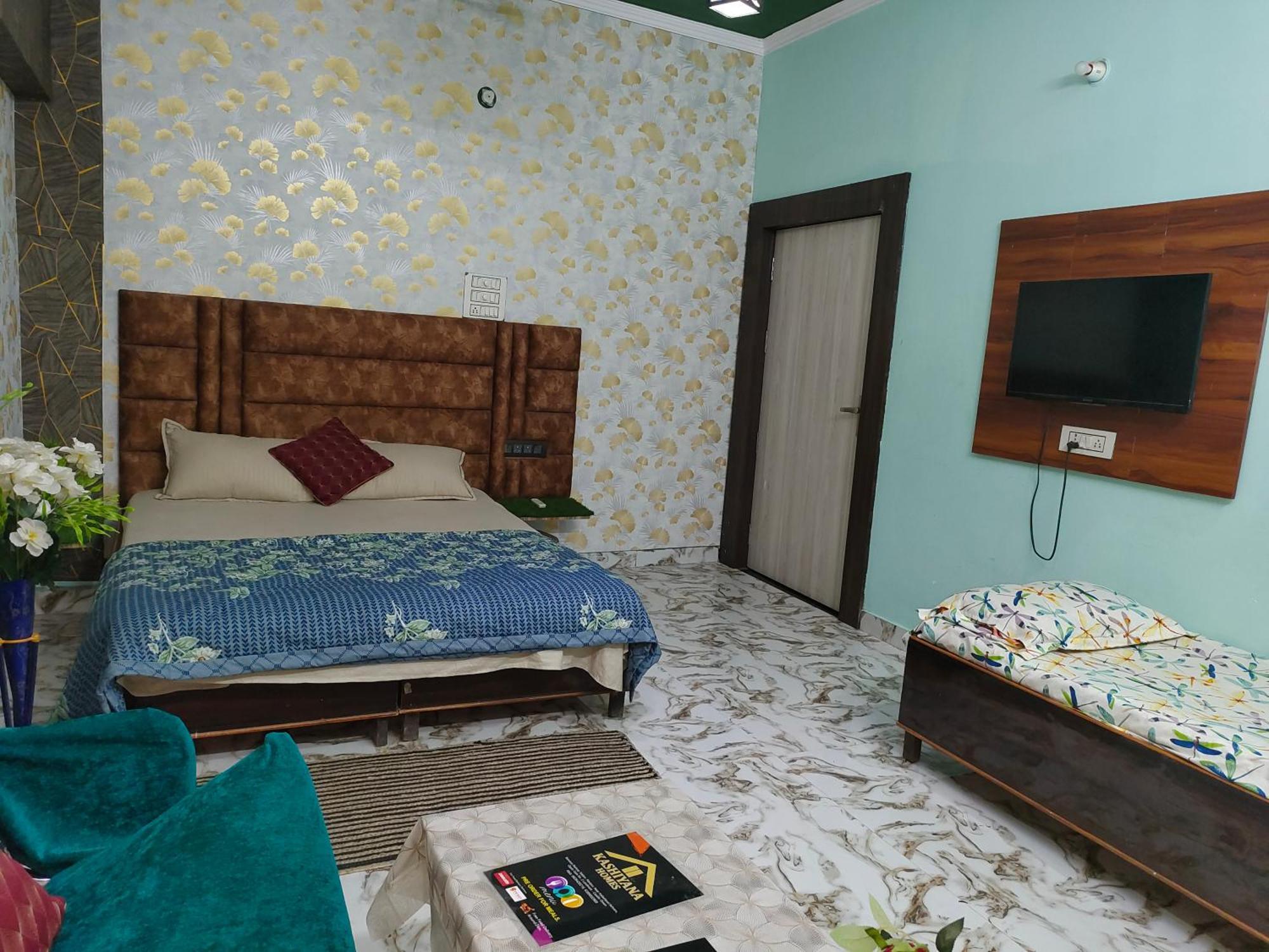 Banarasiya Stay Walking Distance To Banaras Railway Station Varanasi Exterior foto